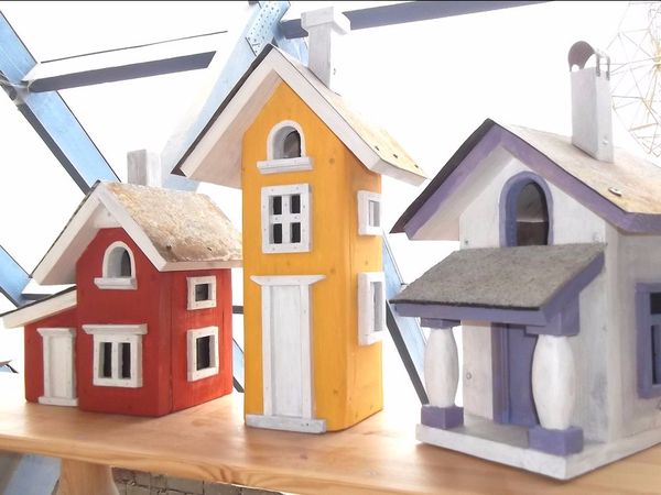 BIRD HOUSE